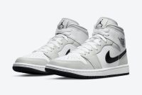 Wmns Air Jordan 1 Mid ‘Light Smoke Grey’ BQ6472-015