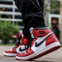 Air Jordan 1 Retro High OG ‘Chicago’ 2015 555088-101